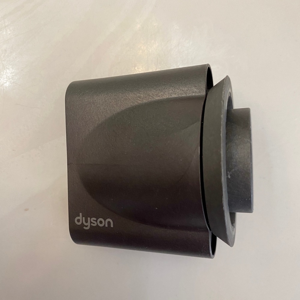 Dyson supersonic hairdryer attachment